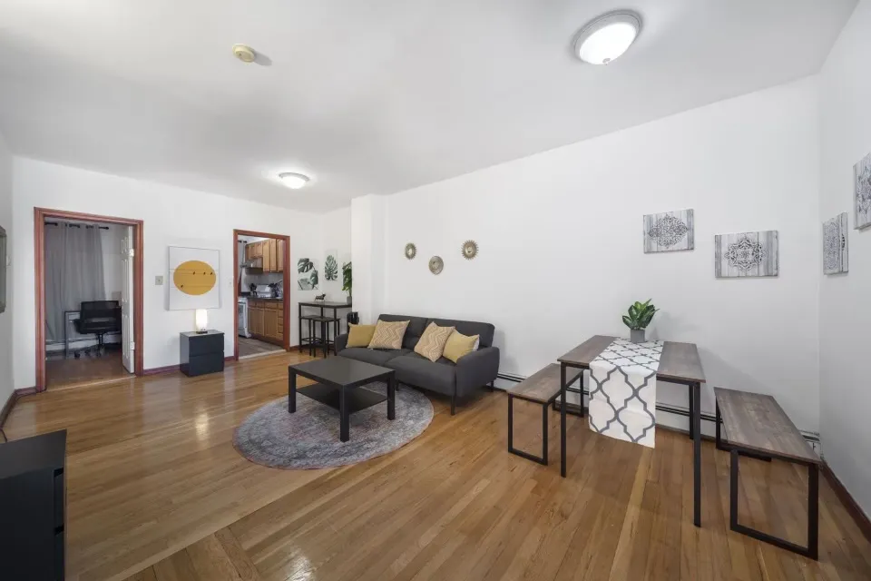 3 bed, 1 bath apartment for rent at 871 Harrison Ave Unit 1, Roxbury — photo 2 of 26