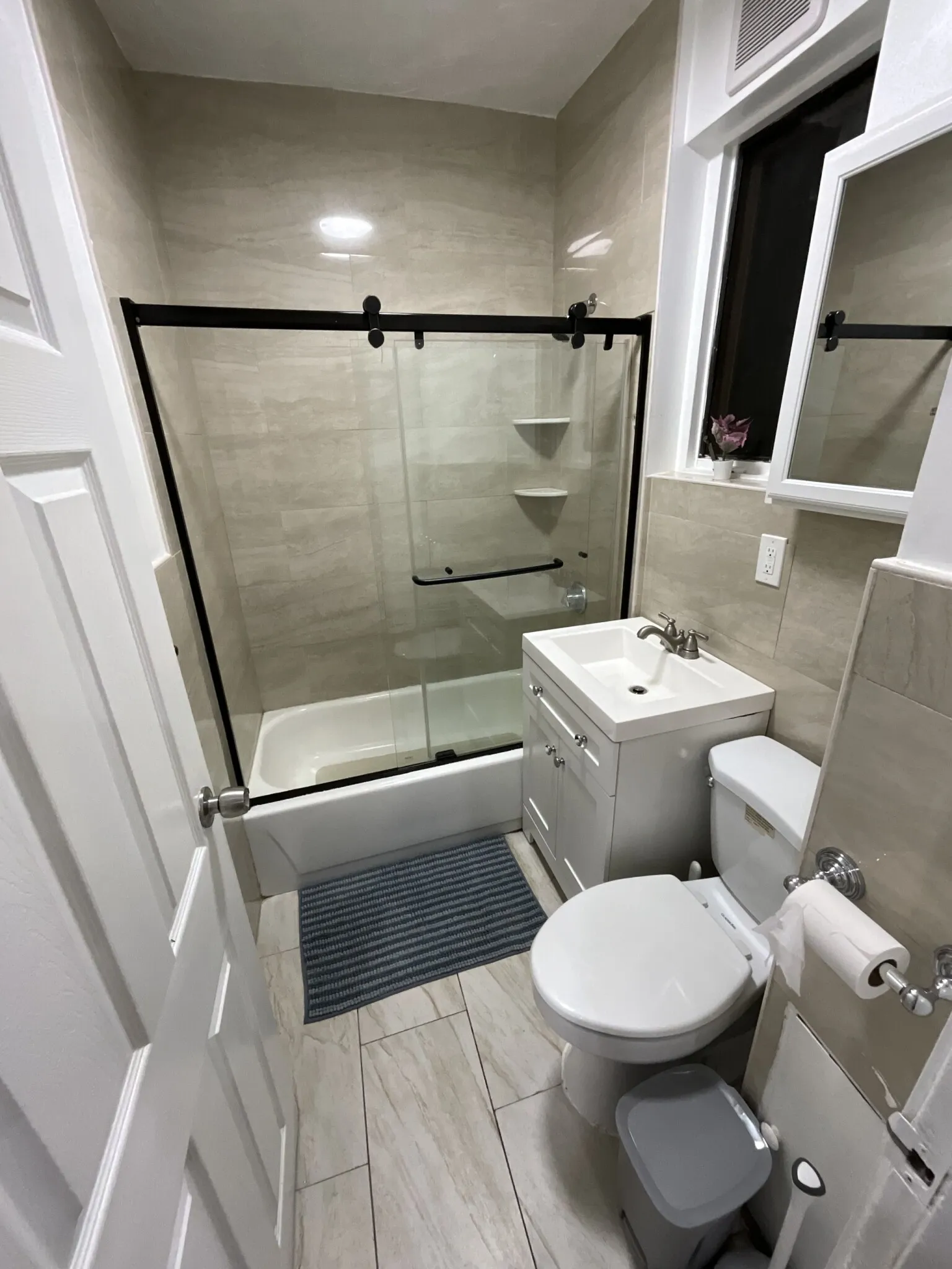 3 bed, 1 bath apartment for rent at 871 Harrison Ave Unit 3, Roxbury — photo 7 of 34