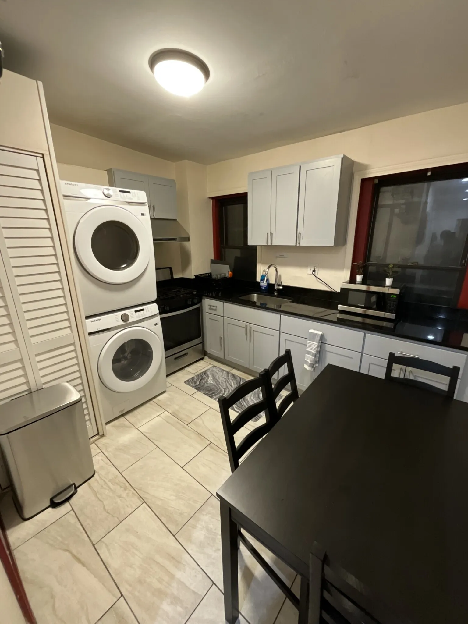 3 bed, 1 bath apartment for rent at 871 Harrison Ave Unit 3, Roxbury — photo 5 of 34