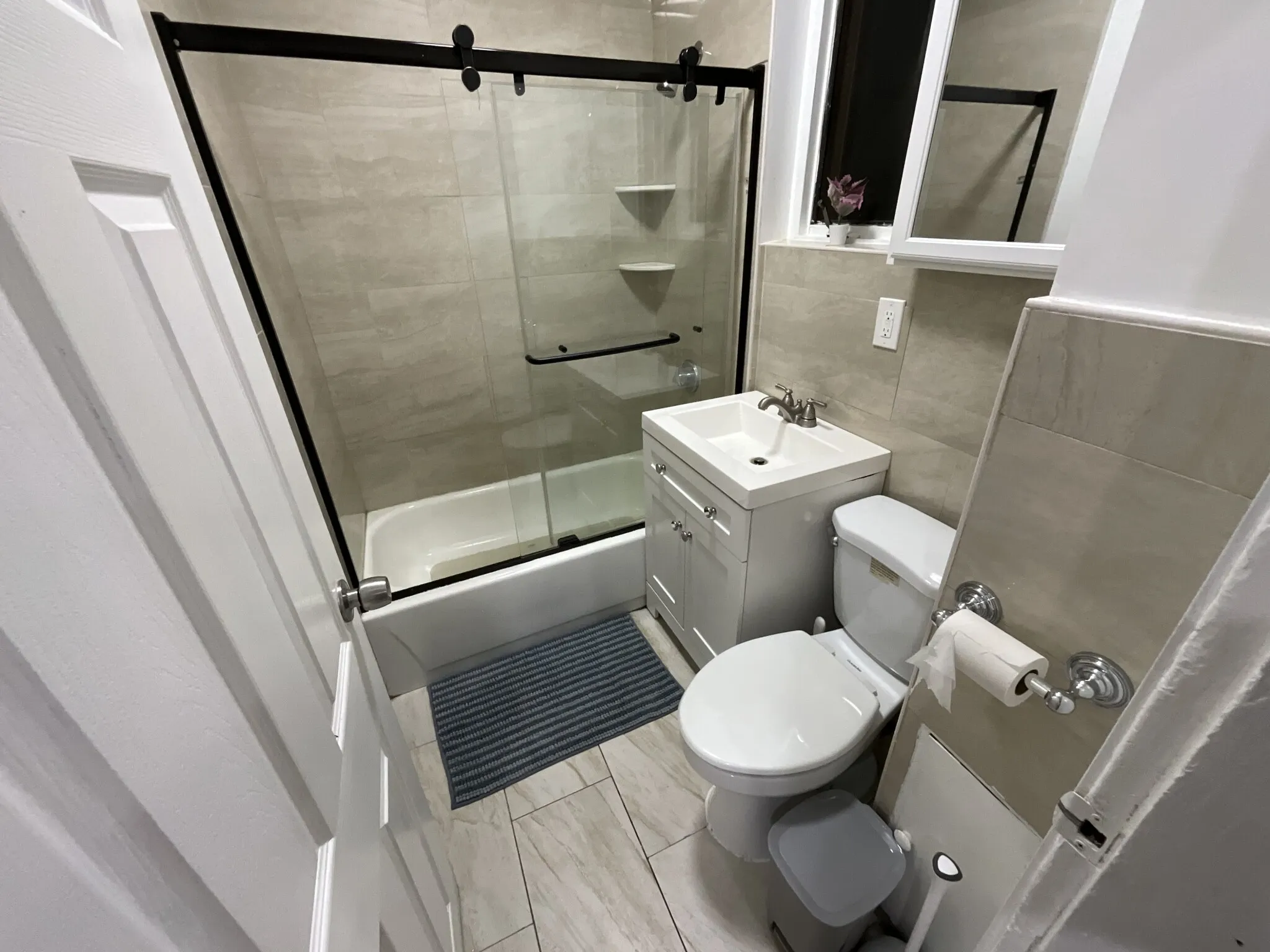 3 bed, 1 bath apartment for rent at 871 Harrison Ave Unit 3, Roxbury — photo 8 of 34
