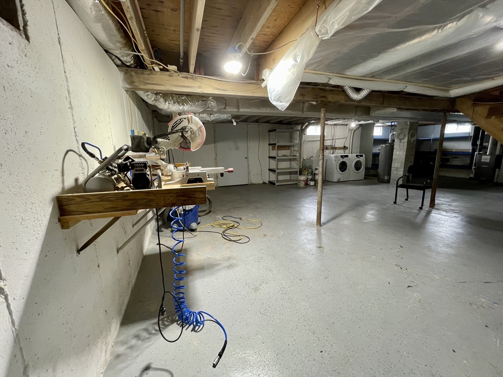 4 bed, 2 bath apartment for rent at 871 King St, Fall River — photo 33 of 37