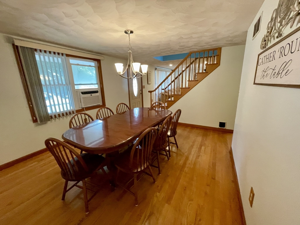 4 bed, 2 bath apartment for rent at 871 King St, Fall River — photo 18 of 37