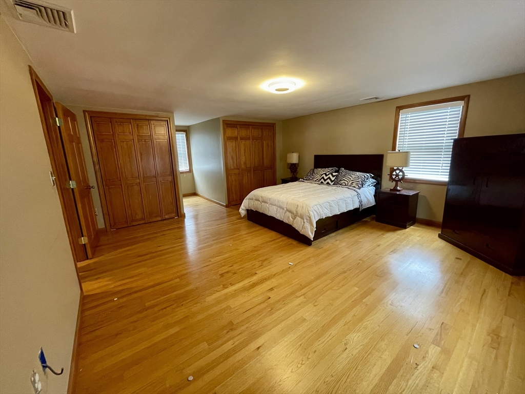 4 bed, 2 bath apartment for rent at 871 King St, Fall River — photo 30 of 37