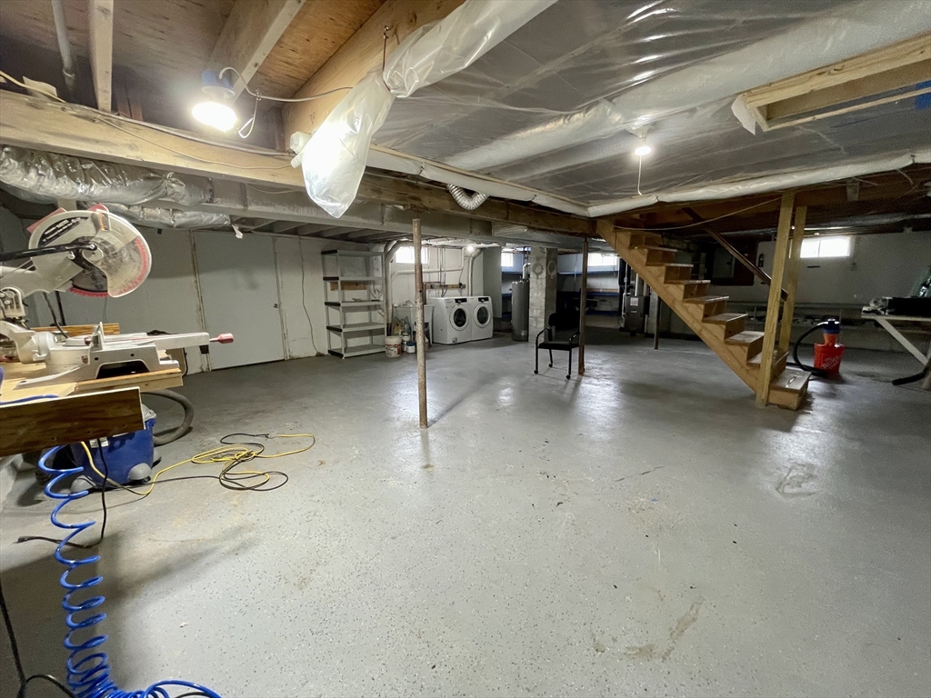 4 bed, 2 bath apartment for rent at 871 King St, Fall River — photo 32 of 37