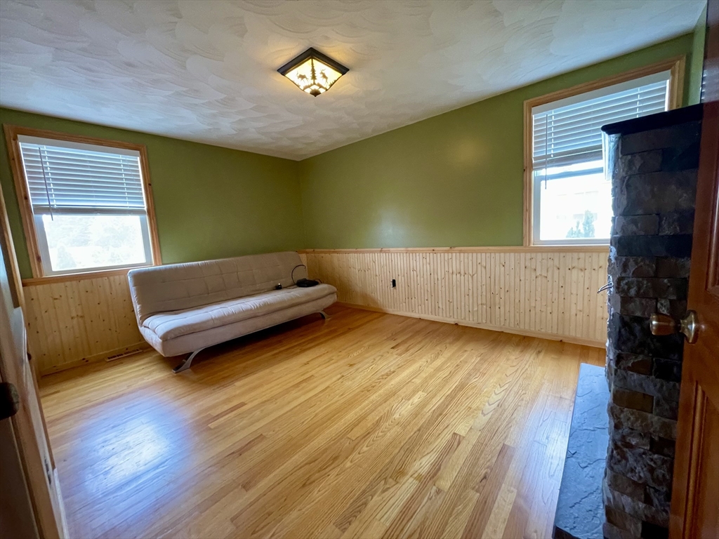 4 bed, 2 bath apartment for rent at 871 King St, Fall River — photo 20 of 37