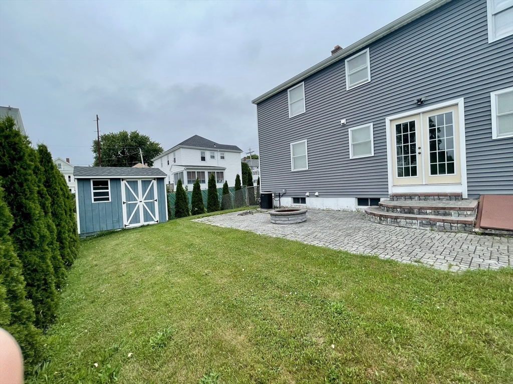 4 bed, 2 bath apartment for rent at 871 King St, Fall River — photo 4 of 37