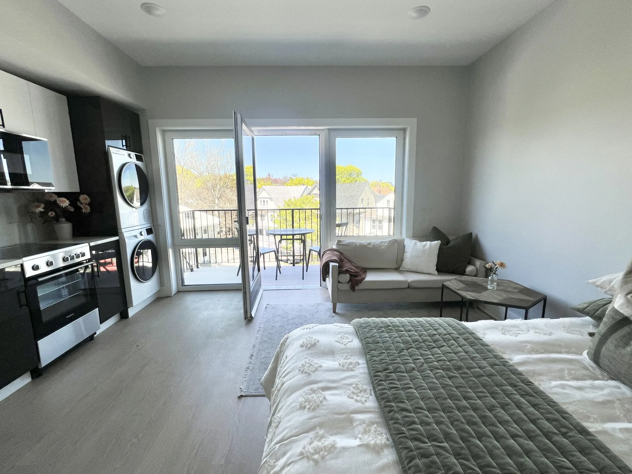 Studio bed, 1 bath apartment for rent at 872 Broadway Unit 202, Tufts