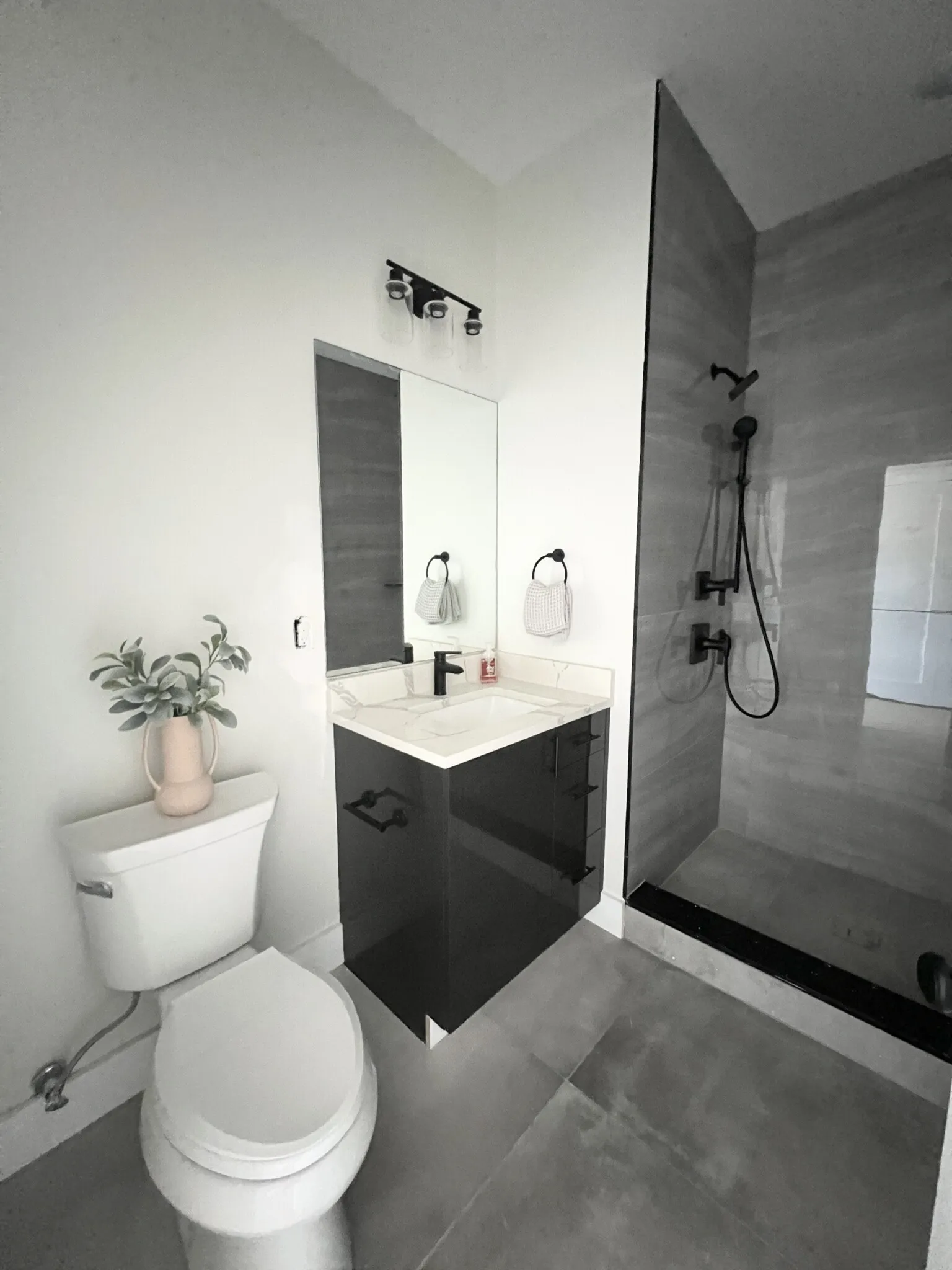 Studio bed, 1 bath apartment for rent at 872 Broadway Unit 202, Tufts — photo 11 of 19