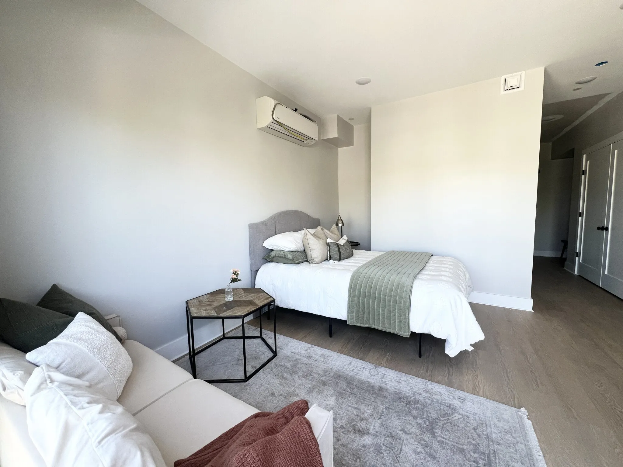 Studio bed, 1 bath apartment for rent at 872 Broadway Unit 205, Tufts — photo 7 of 19