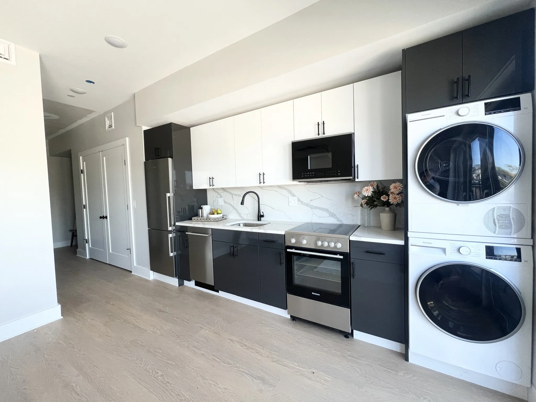 Studio bed, 1 bath apartment for rent at 872 Broadway Unit 205, Tufts — photo 2 of 19