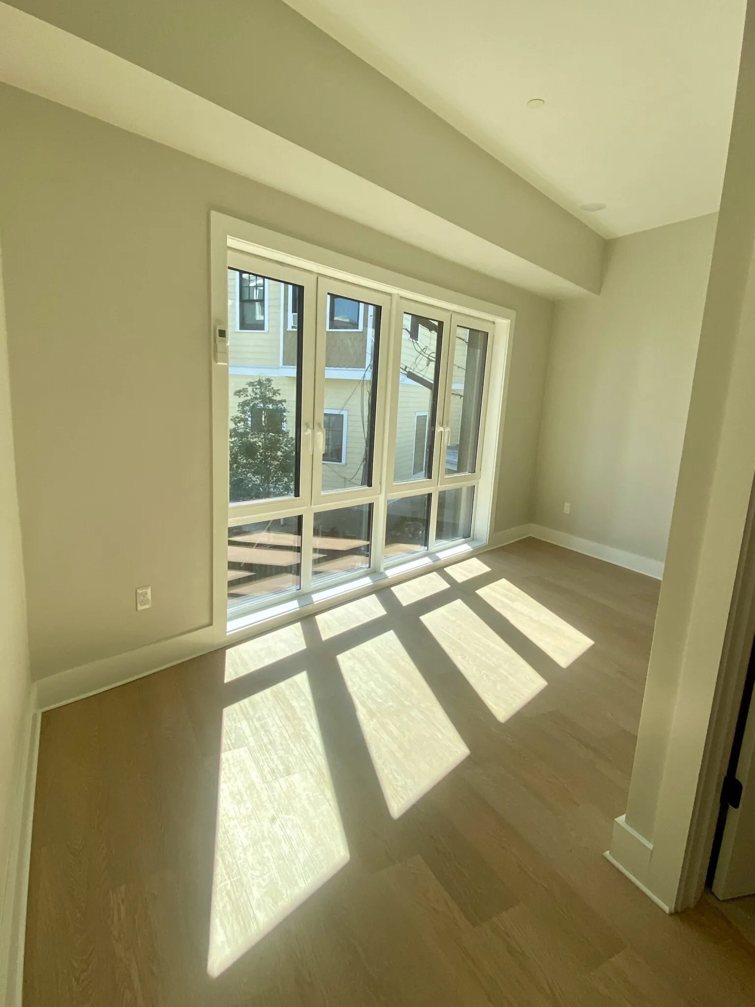 Studio bed, 1 bath apartment for rent at 872 Broadway Unit 209, Tufts — photo 8 of 17
