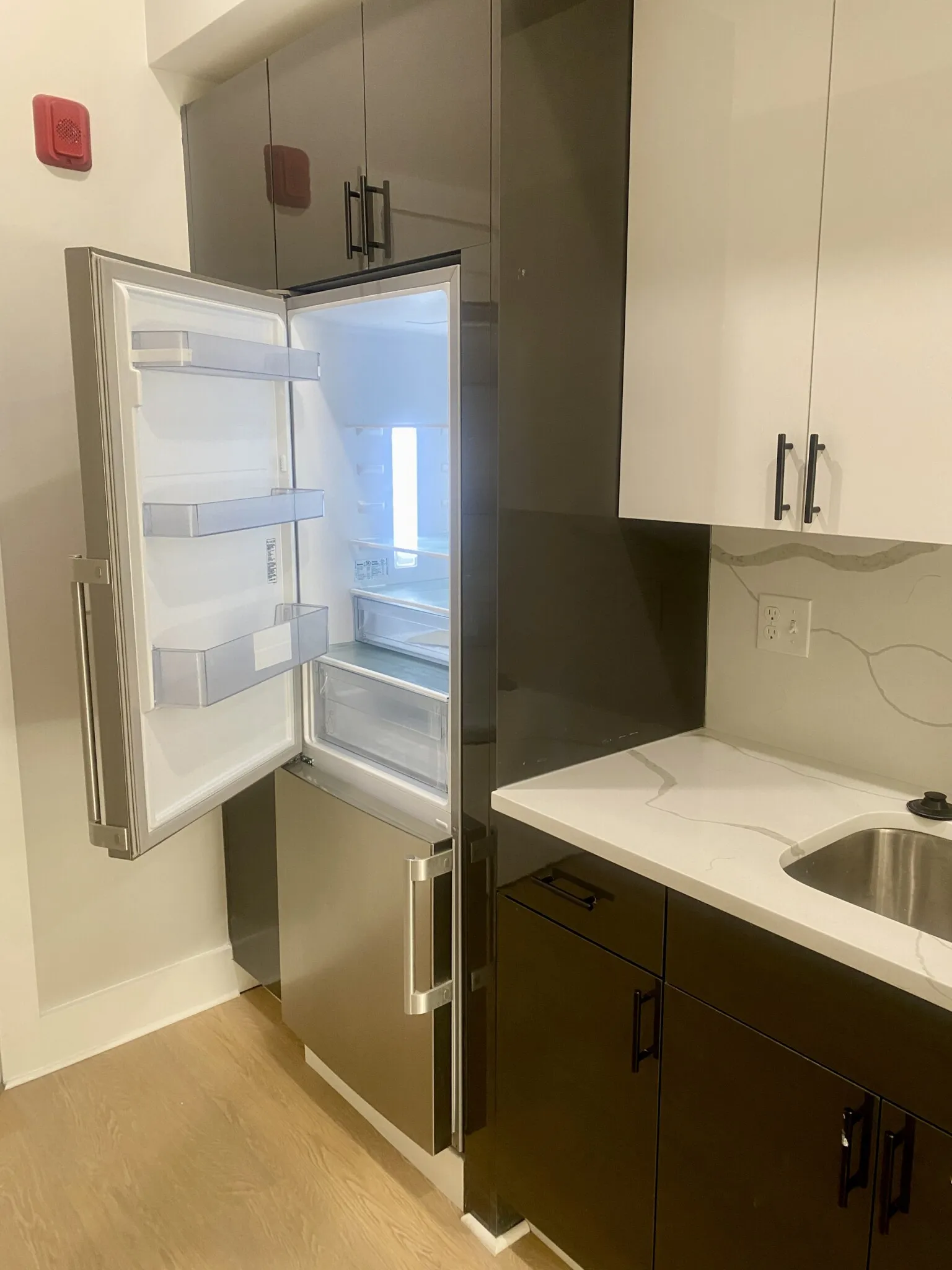 Studio bed, 1 bath apartment for rent at 872 Broadway Unit 209, Tufts — photo 3 of 17