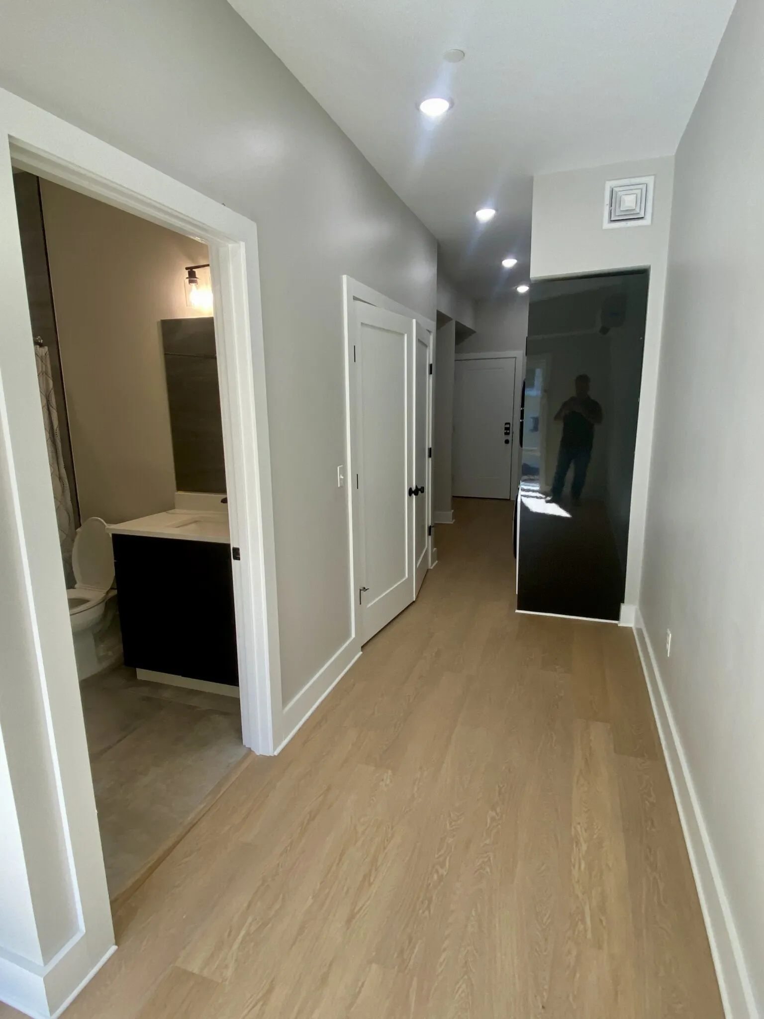 Studio bed, 1 bath apartment for rent at 872 Broadway Unit 209, Tufts — photo 7 of 17