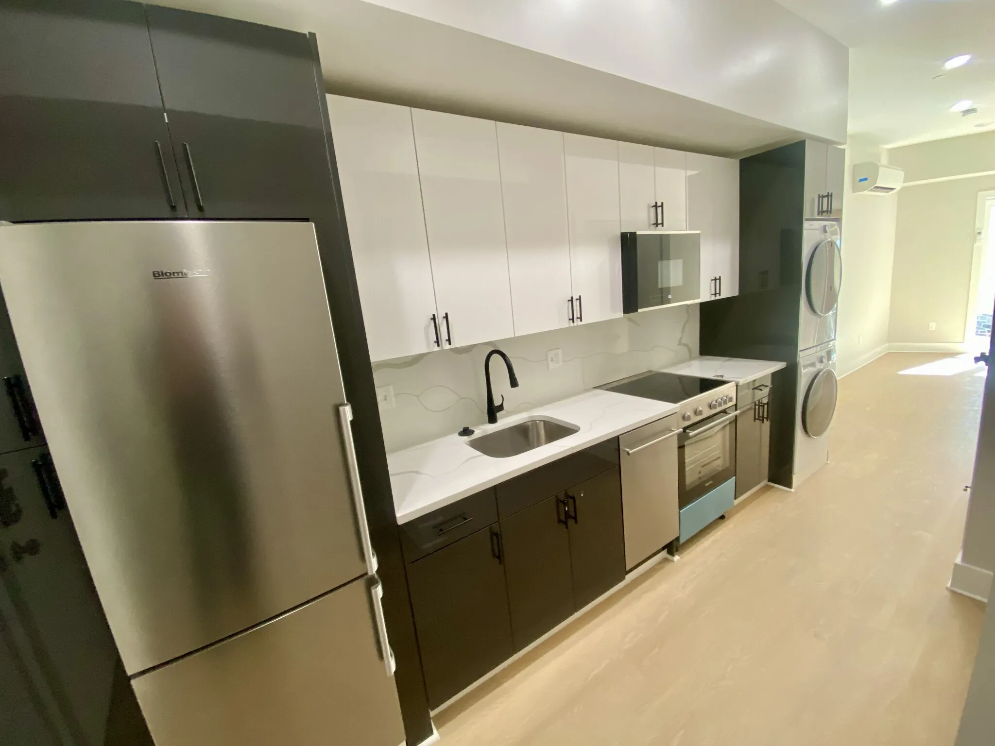 Studio bed, 1 bath apartment for rent at 872 Broadway Unit 209, Tufts
