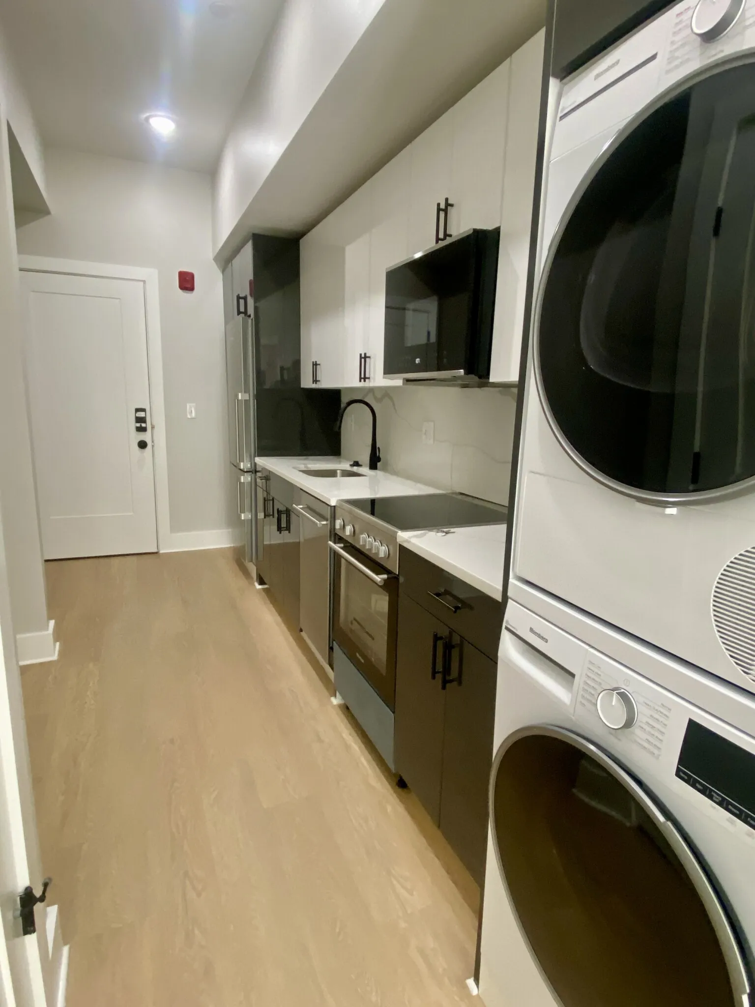 Studio bed, 1 bath apartment for rent at 872 Broadway Unit 209, Tufts — photo 5 of 17