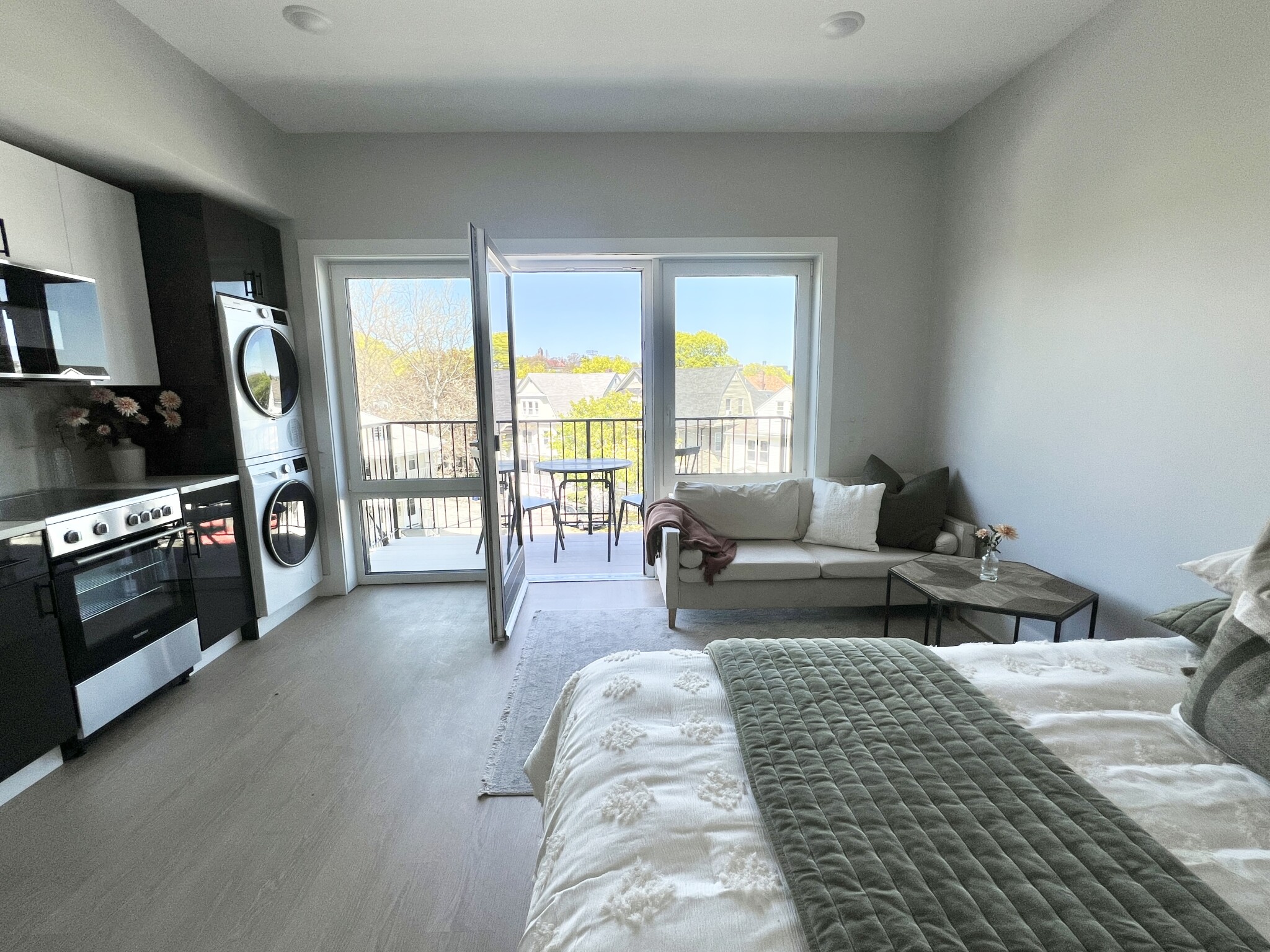 Studio bed, 1 bath apartment for rent at 872 Broadway Unit 302, Tufts