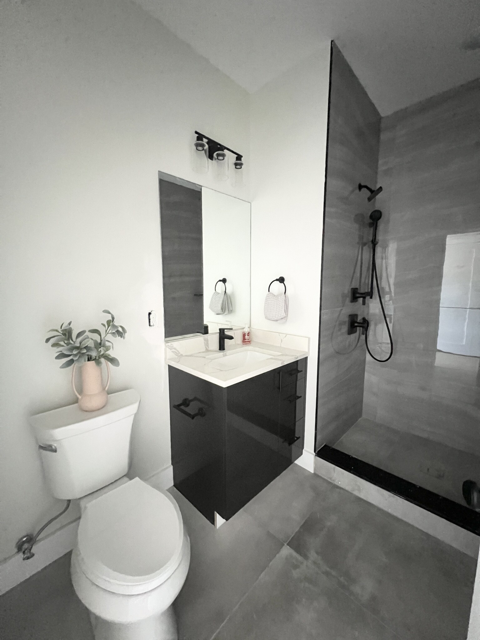Studio bed, 1 bath apartment for rent at 872 Broadway Unit 302, Tufts — photo 11 of 17