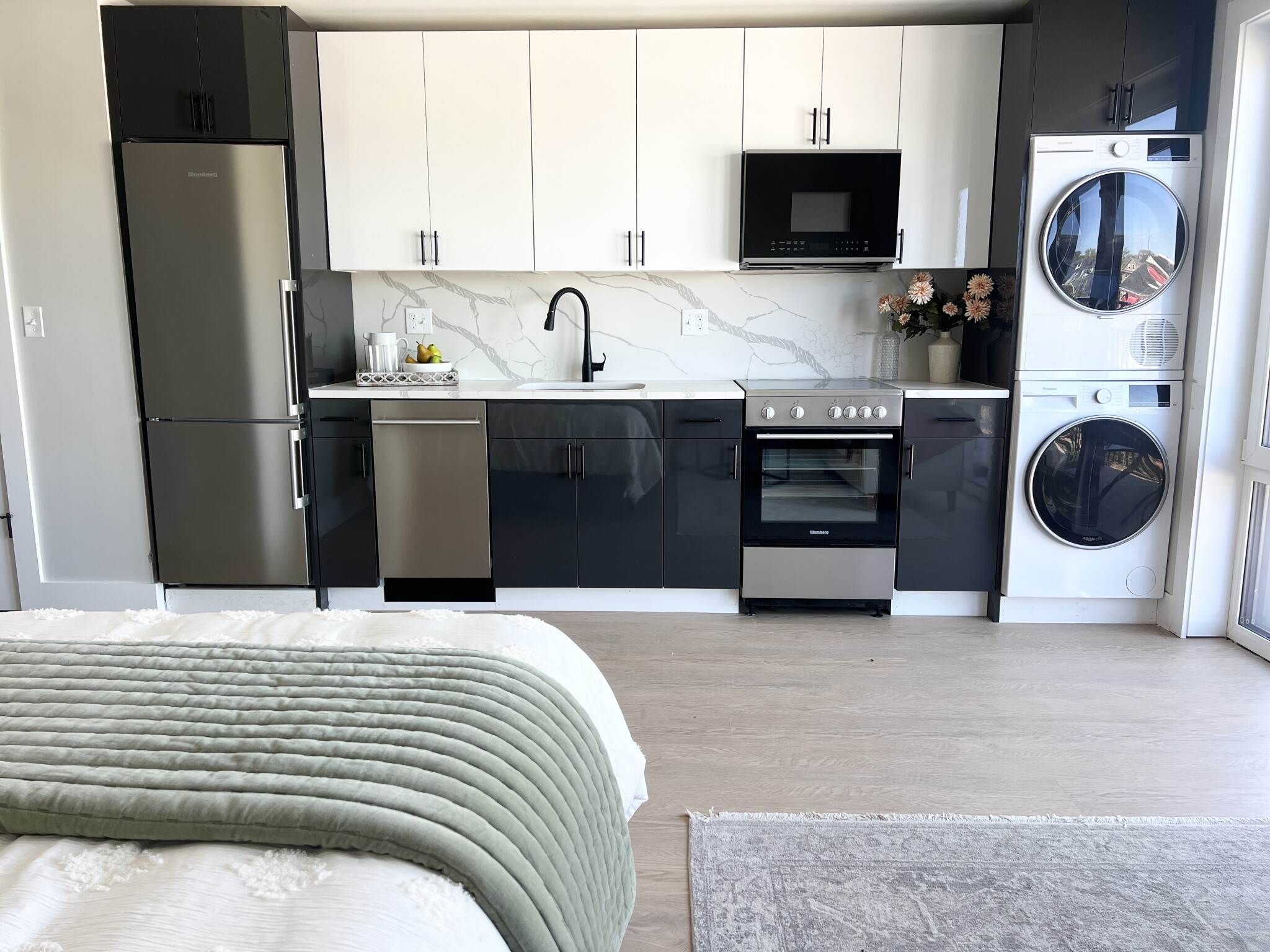 Studio bed, 1 bath apartment for rent at 872 Broadway Unit 302, Tufts — photo 4 of 17