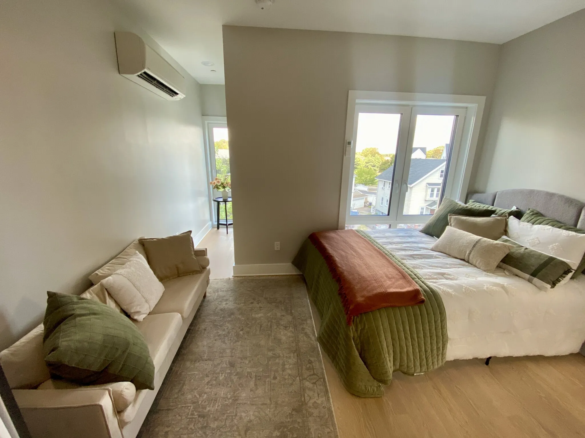 Studio bed, 1 bath apartment for rent at 872 Broadway Unit 305, Tufts — photo 2 of 18