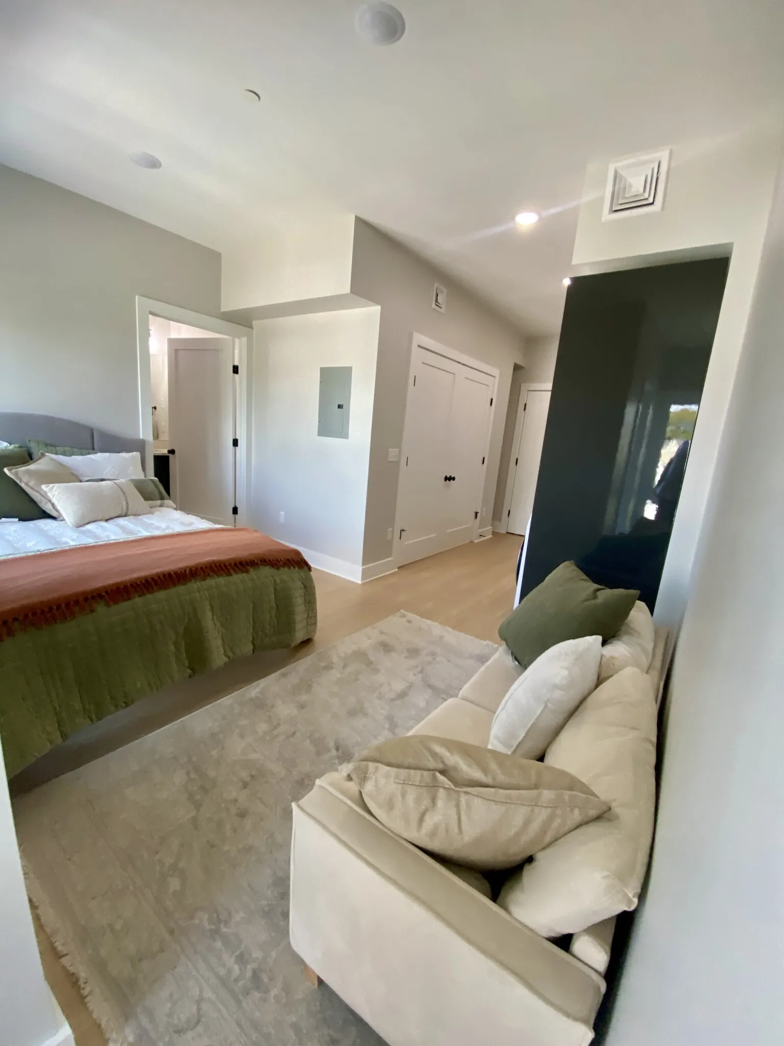 Studio bed, 1 bath apartment for rent at 872 Broadway Unit 305, Tufts — photo 9 of 18