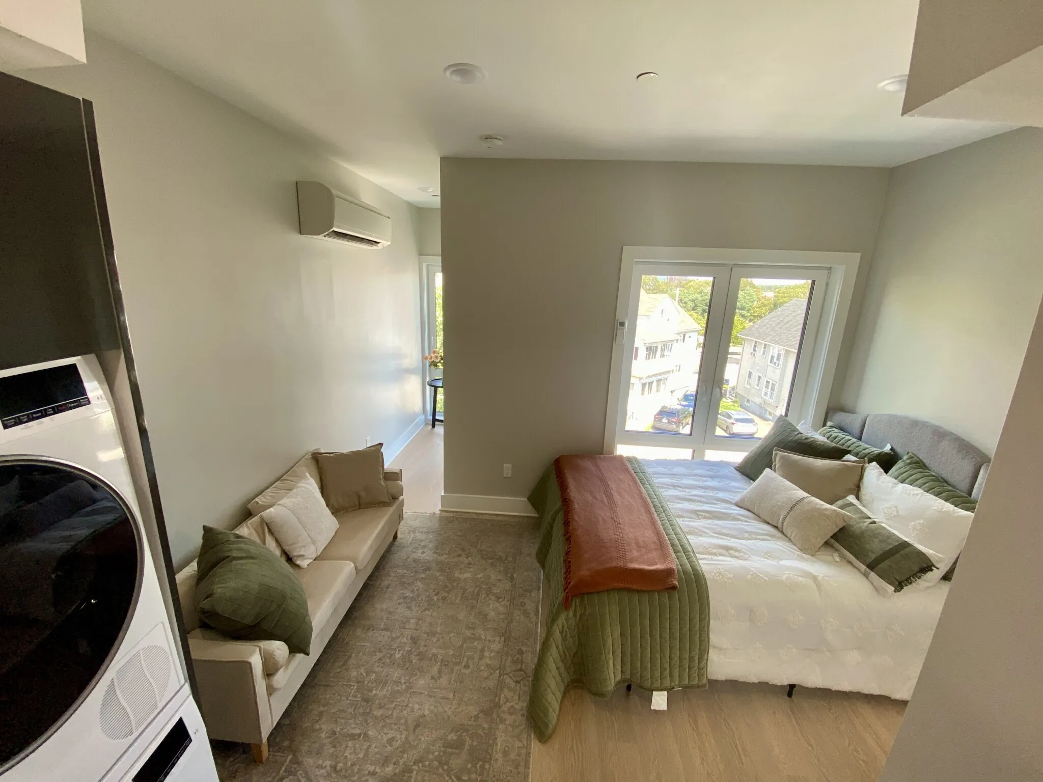 Studio bed, 1 bath apartment for rent at 872 Broadway Unit 305, Tufts — photo 3 of 18