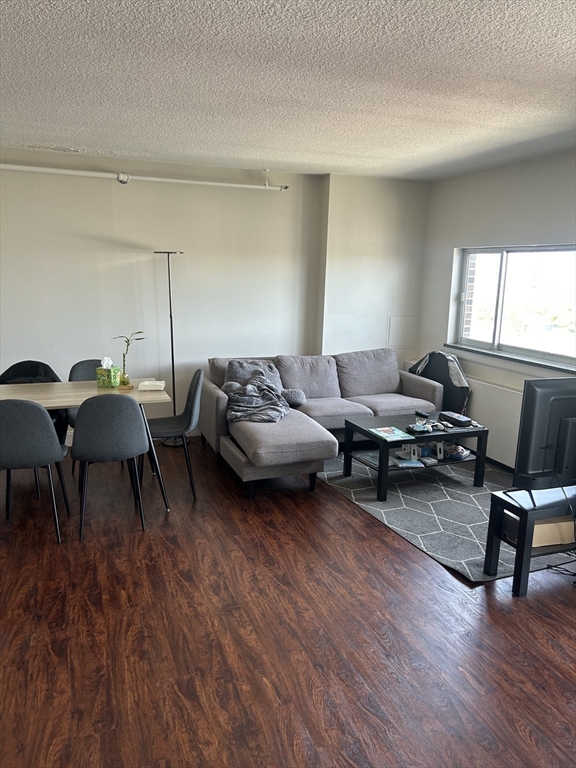2 bed, 2 bath apartment for rent at 872 Massachusetts Ave Unit 1001, Riverside — photo 2 of 9