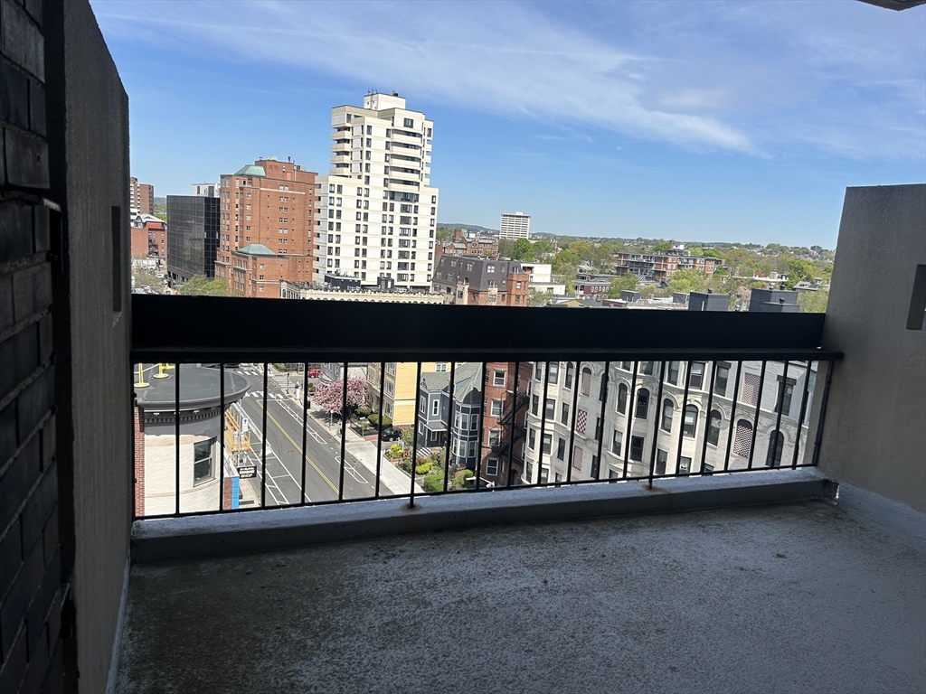 2 bed, 2 bath apartment for rent at 872 Massachusetts Ave Unit 1001, Riverside — photo 9 of 9