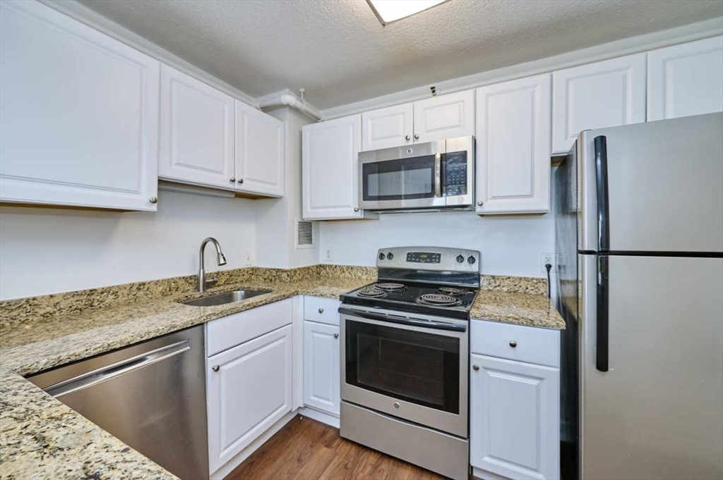 1 bed, 1 bath apartment for rent at 872 Massachusetts Ave Unit 410, Riverside — photo 3 of 9