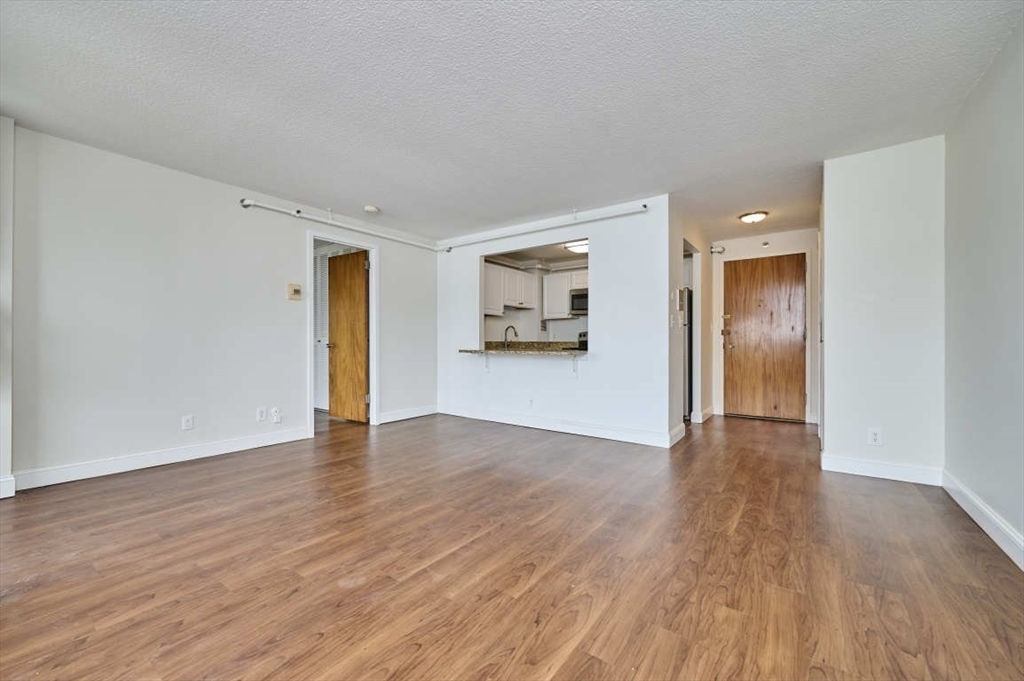 1 bed, 1 bath apartment for rent at 872 Massachusetts Ave Unit 410, Riverside — photo 6 of 9