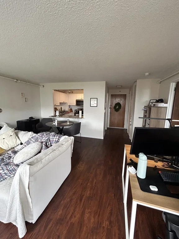 1 bed, 1 bath apartment for rent at 872 Massachusetts Ave Unit 707, Riverside — photo 6 of 8