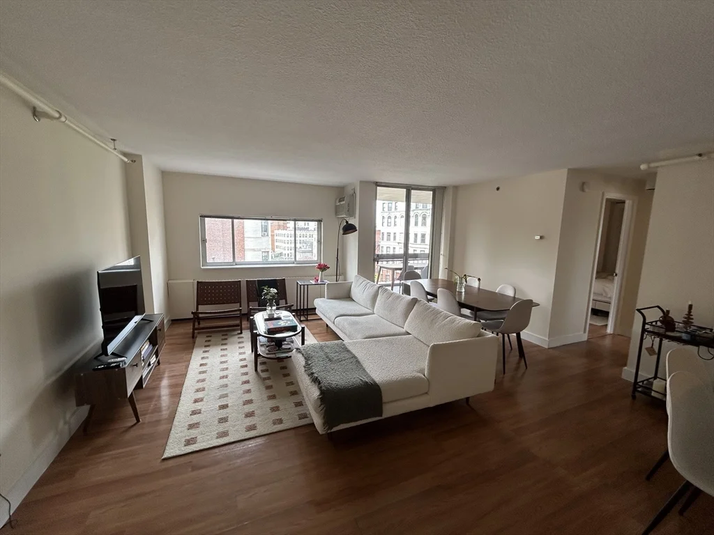 2 bed, 2 bath apartment for rent at 872 Massachusetts Unit 501, Riverside — photo 2 of 16