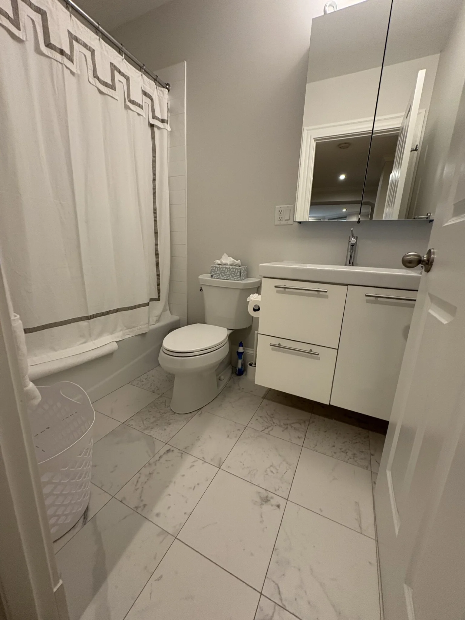 Studio bed, 1 bath apartment for rent at 873 Beacon St Unit B1, Fenway — photo 2 of 5