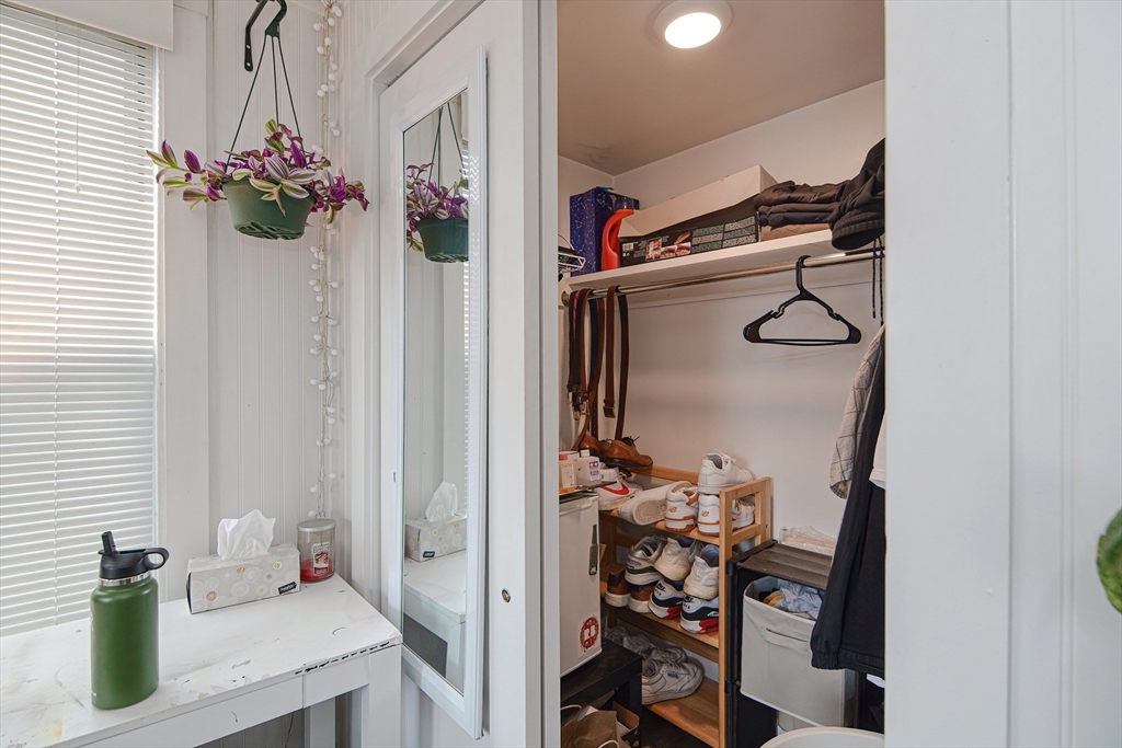 4 bed, 1 bath apartment for rent at 873 E 2nd Unit 3, South Boston — photo 8 of 29