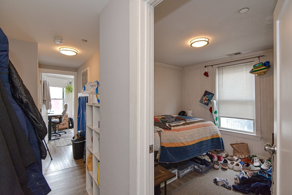 4 bed, 1 bath apartment for rent at 873 E 2nd Unit 3, South Boston — photo 10 of 29