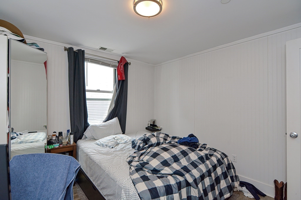 4 bed, 1 bath apartment for rent at 873 E 2nd Unit 3, South Boston — photo 20 of 29