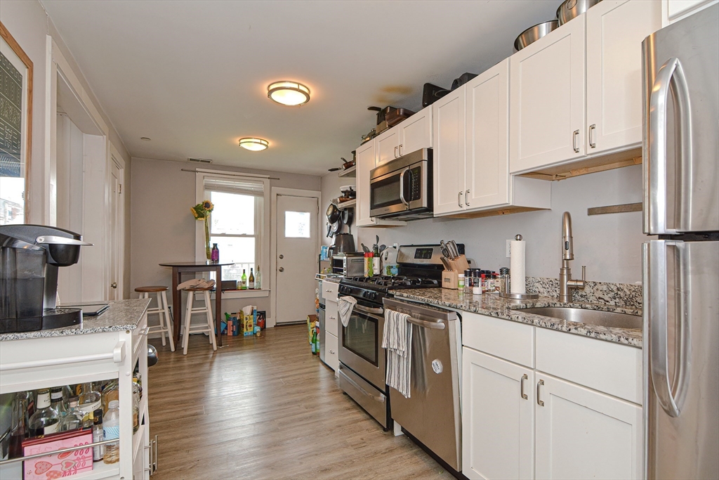 4 bed, 1 bath apartment for rent at 873 E 2nd Unit 3, South Boston — photo 2 of 29