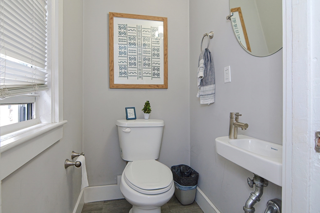 4 bed, 1 bath apartment for rent at 873 E 2nd Unit 3, South Boston — photo 28 of 29