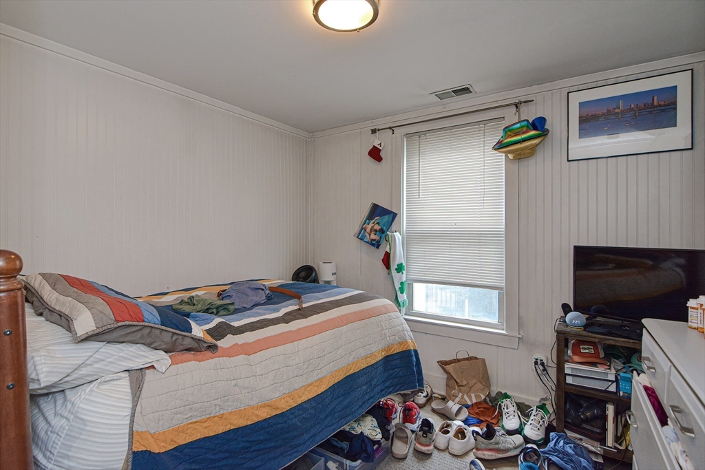 4 bed, 1 bath apartment for rent at 873 E 2nd Unit 3, South Boston — photo 11 of 29