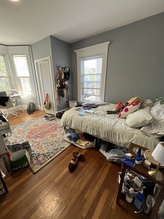 6 bed, 3 bath apartment for rent at 874 East 4th St Unit 2, South Boston — photo 5 of 8