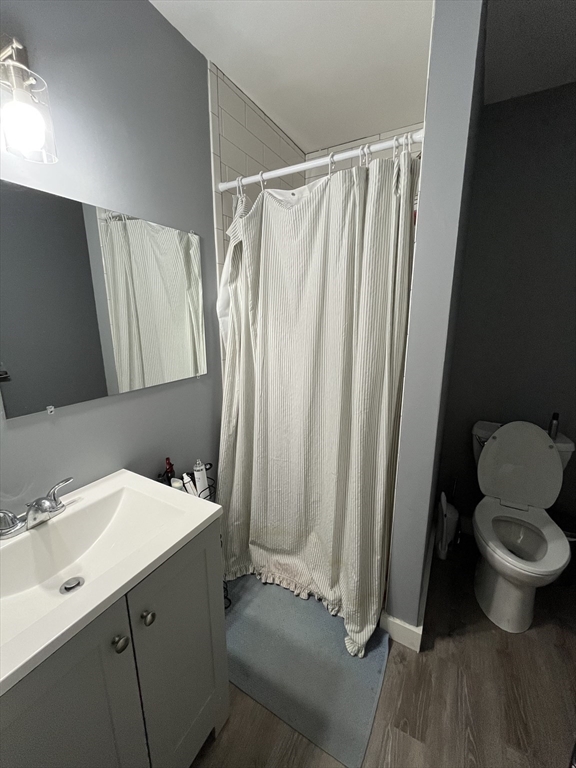 6 bed, 3 bath apartment for rent at 874 East 4th St Unit 2, South Boston — photo 7 of 8