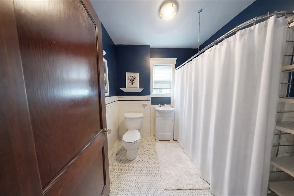 2 bed, 1 bath apartment for rent at 875 Fellsway Unit 1, Medford — photo 10 of 11