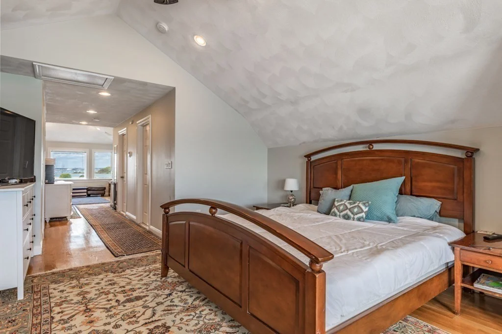 3 bed, 2 bath apartment for rent at 876 Shirley St Unit 2, Point Shirley — photo 11 of 31