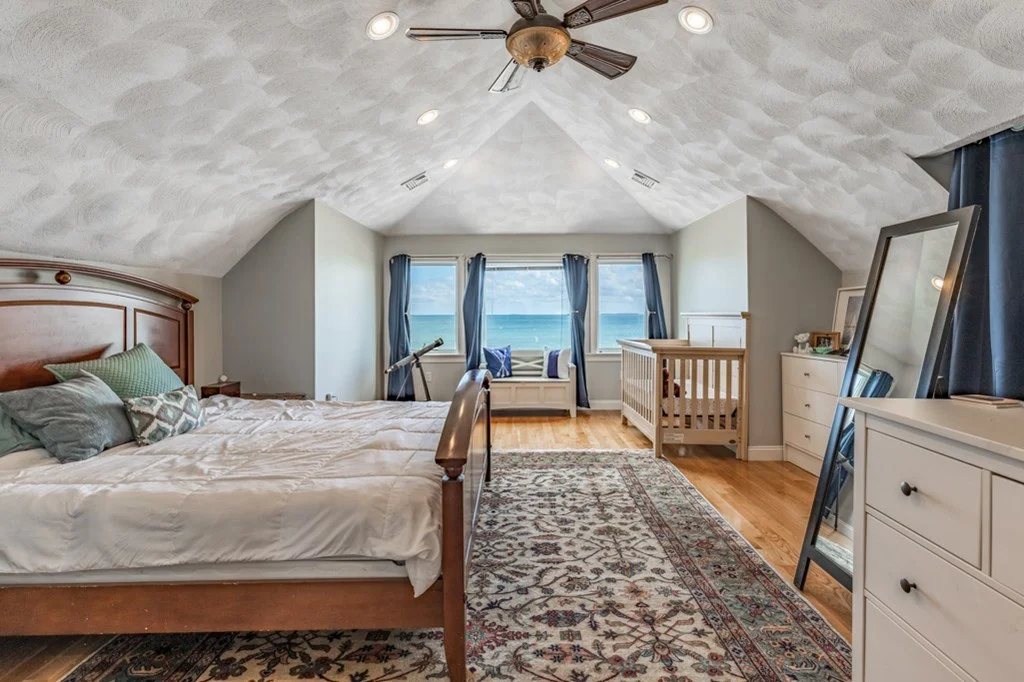 3 bed, 2 bath apartment for rent at 876 Shirley St Unit 2, Point Shirley — photo 8 of 31