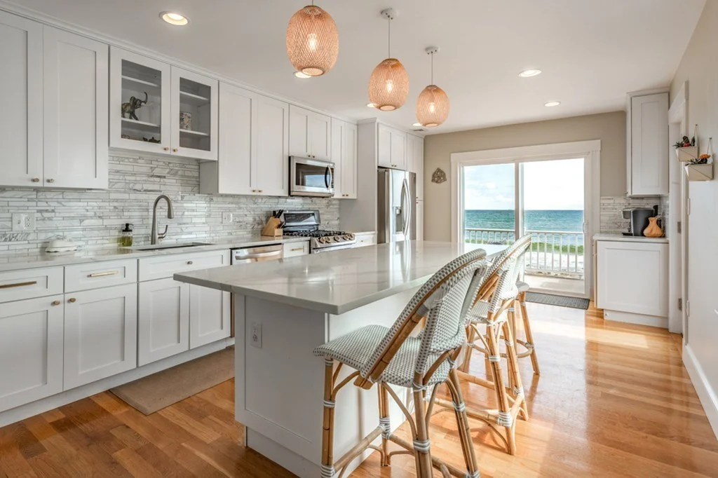 3 bed, 2 bath apartment for rent at 876 Shirley St Unit 2, Point Shirley — photo 1 of 31