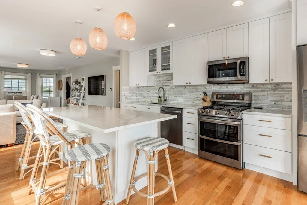3 bed, 2 bath apartment for rent at 876 Shirley St Unit 2, Point Shirley — photo 3 of 31