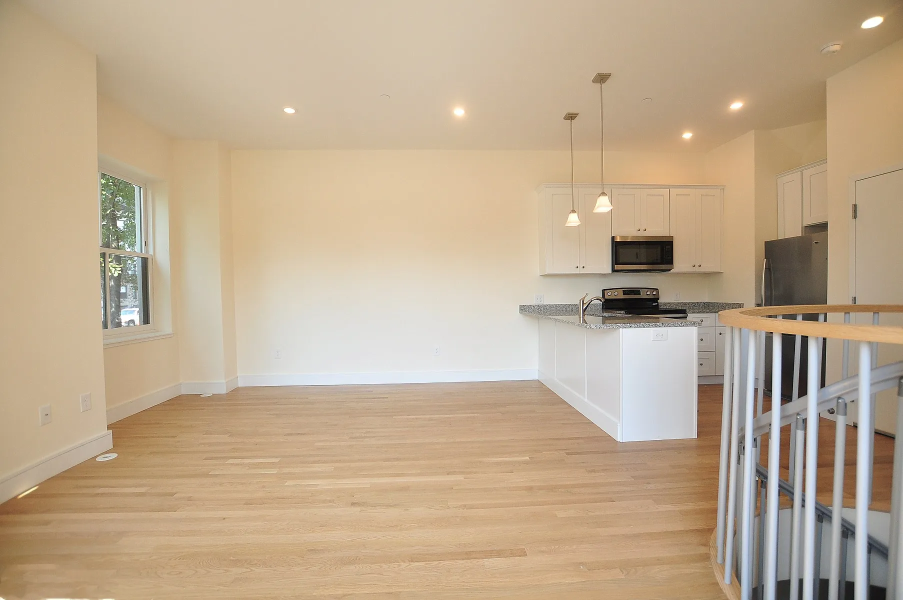 3 bed, 2 bath apartment for rent at 877 Beacon St Unit 1D, Fenway — photo 5 of 13