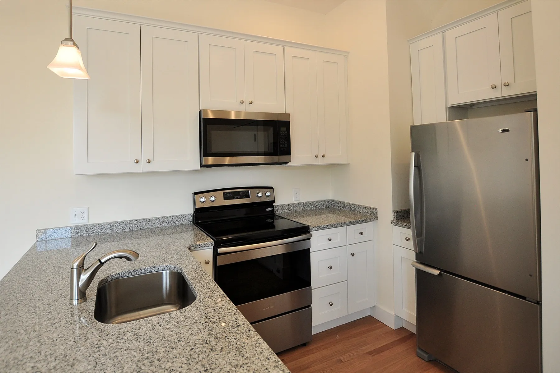 3 bed, 2 bath apartment for rent at 877 Beacon St Unit 1D, Fenway — photo 3 of 13