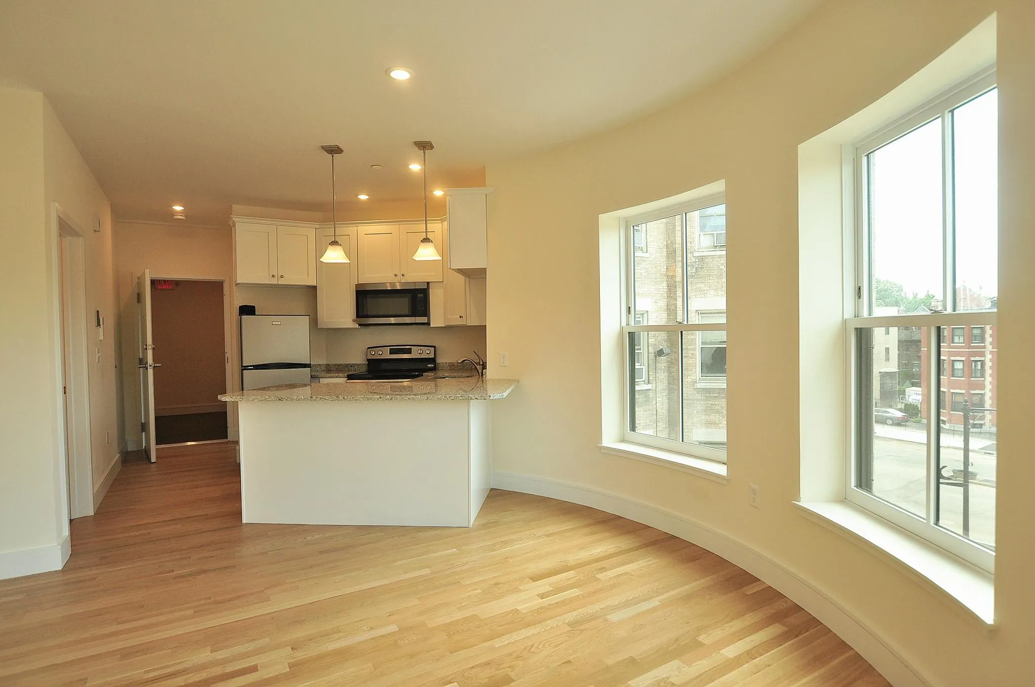 1 bed, 1 bath apartment for rent at 877 Beacon St Unit 3, Fenway — photo 1 of 9