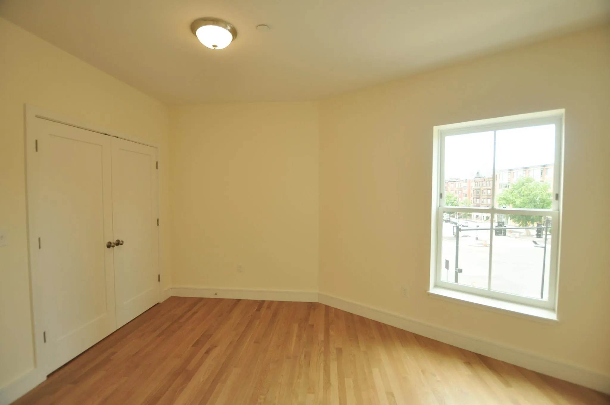 1 bed, 1 bath apartment for rent at 877 Beacon St Unit 3, Fenway — photo 5 of 9