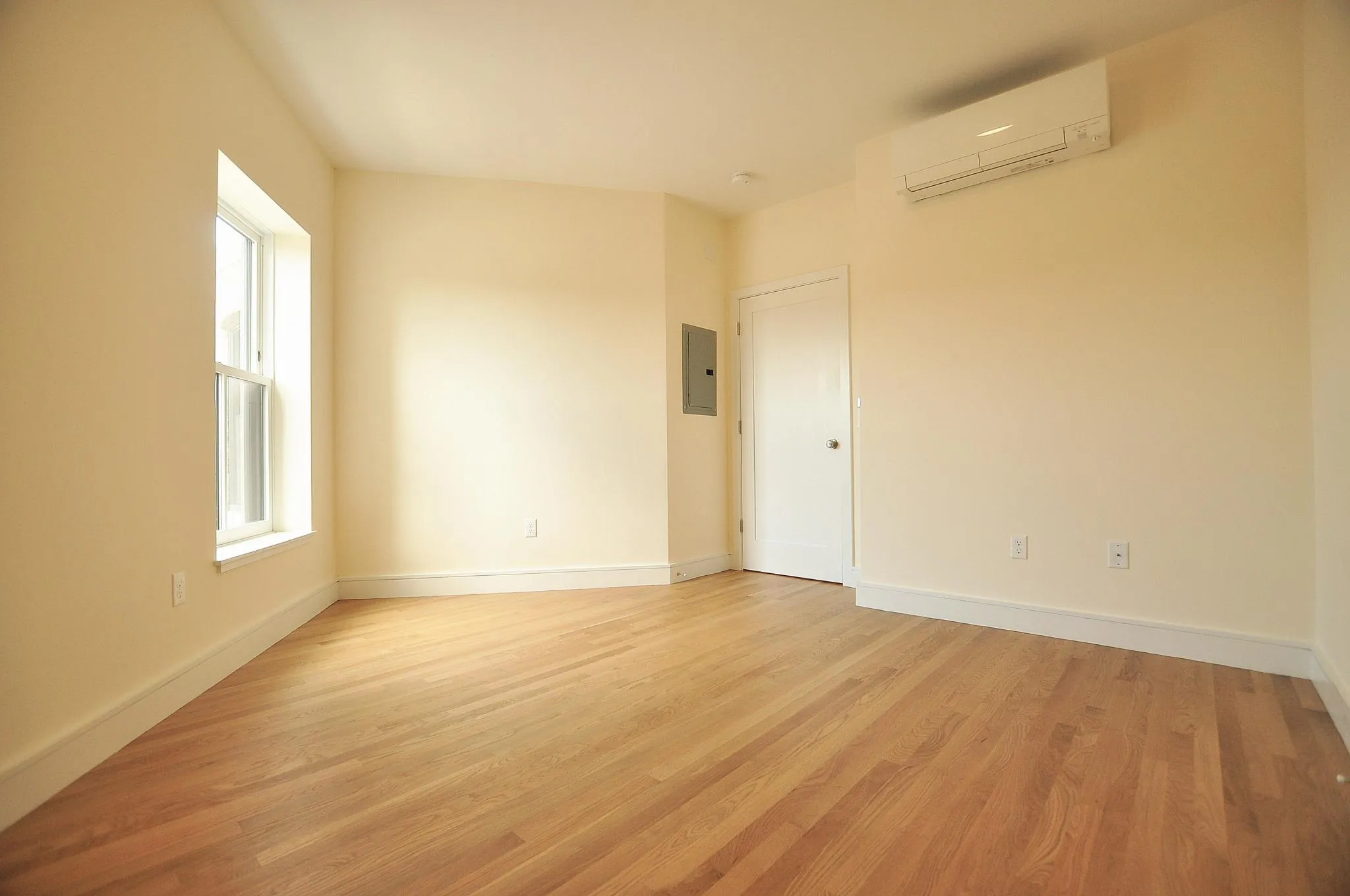 1 bed, 1 bath apartment for rent at 877 Beacon St Unit 3, Fenway — photo 7 of 9